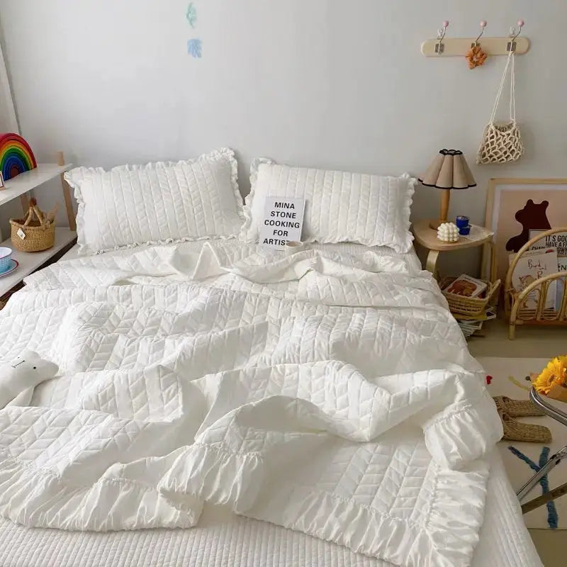 Slumblr® Summer Ruffled Seersucker Bedding Set (3 Pcs)