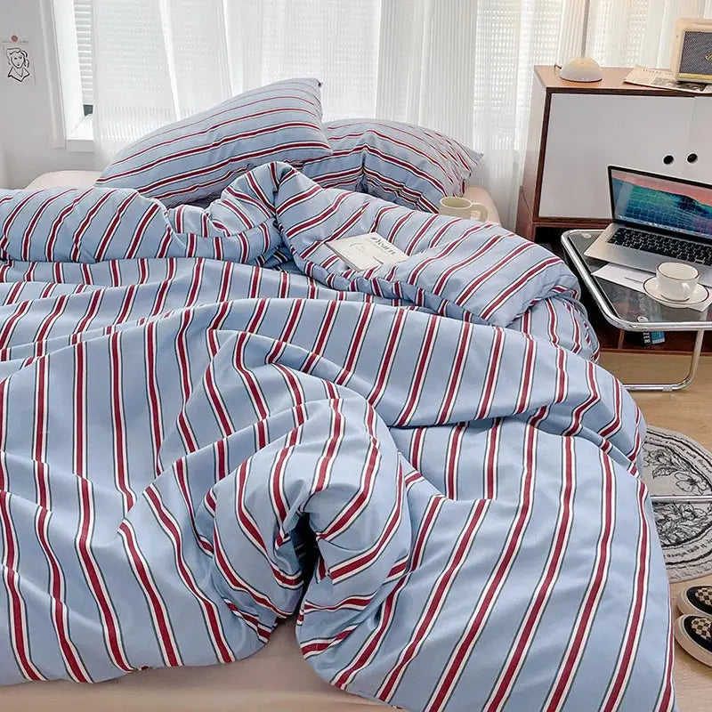 Slumblr® Striped Bedding Set (4 Pcs)