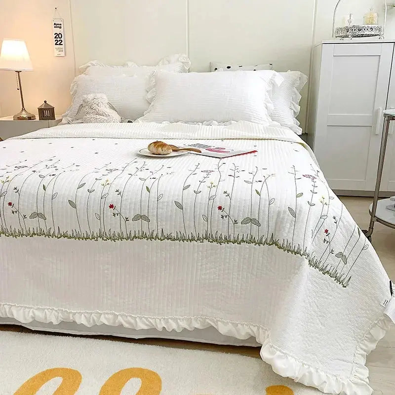 Slumblr® Ruffled Floral Quilt Set
