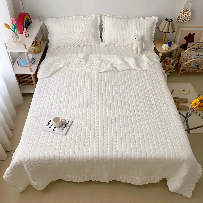 Slumblr® Summer Ruffled Seersucker Bedding Set (3 Pcs)