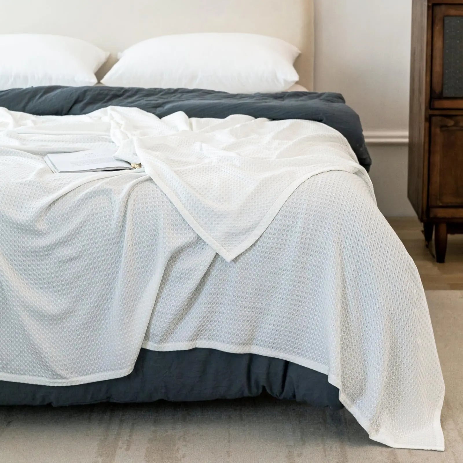 Slumblr® Breathable Bamboo Cooling Blanket